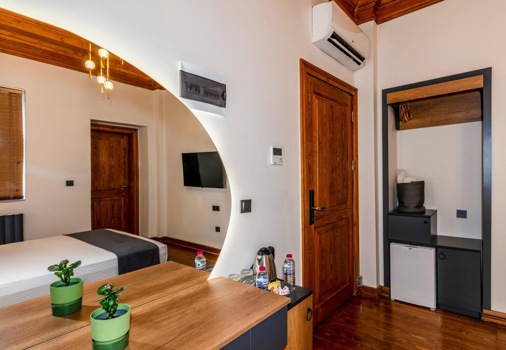Elmira Pera Hotel & Spa - Special Class Istanbul Exterior photo